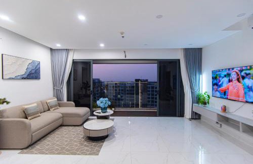 Tan Phu District Apartment | Căn hộ 3PN Diamond view đẹp, gần sân bay SGN