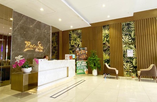 Tan Binh Apartment | Căn hộ sân bay Tân Sơn Nhất 2 phòng ngủ - hồ bơi - gym miễn phí