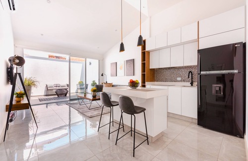 Granada Apartment | C A L Suites