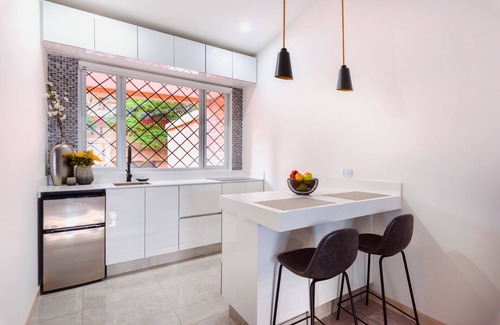 Granada Apartment | C A L Suites