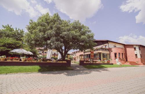 Magura Hotel | C&C Karo Resort
