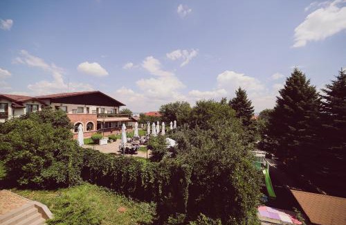 Magura Hotel | C&C Karo Resort