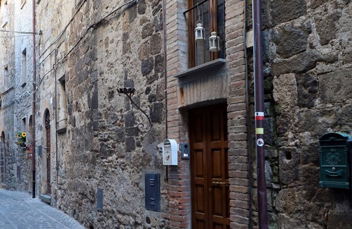 Bolsena House | "c'era una Volta" al Rione Castello, Luminosa Casa con Vista Panoramica sul Lago