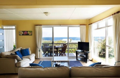 Manyana House | C'est La Vie Manyana. You’ll never want to leave.