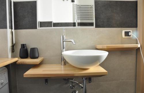 Ponte Seveso Apartment | C Studio - Design Bilo Suite -M3- 8 min dal Duomo