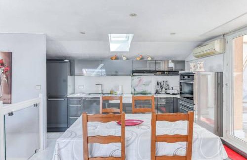 Cannes La Bocca Apartment | C009-Duplex avec vue sur mer et piscine