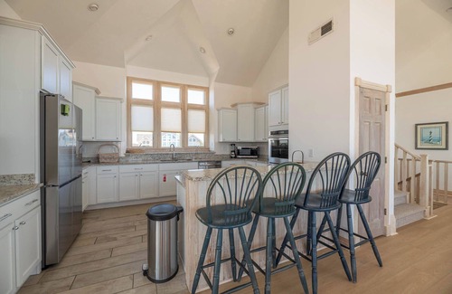 Pine Island House | C0263 Bye D Sea. Pine Island, Oceanfront, Pool, Beach Access, Elevator!