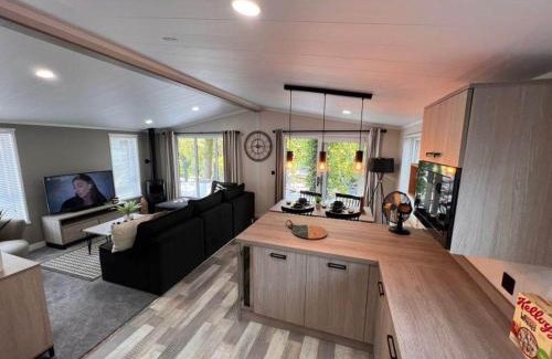 Bethesda Apartment | C03 - The Faraday with Hot Tub