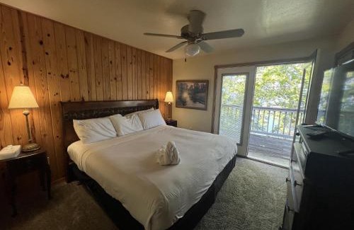 Mount Ida House | C10, Two bedroom, two bath log-sided, lake view, luxury Harbor North cottage with hot tub cottage