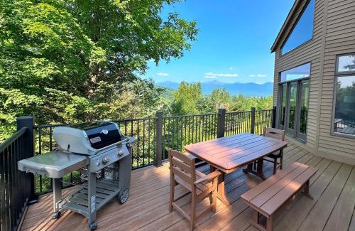 Bretton Woods House | C13 Beautiful Bretton Woods ski in ski out townhouse Pool gym passes