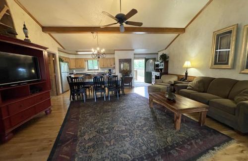 Mount Ida House | C17, Three bedroom, three bath log-sided, luxury Harbor North cottage with hot tub cottage