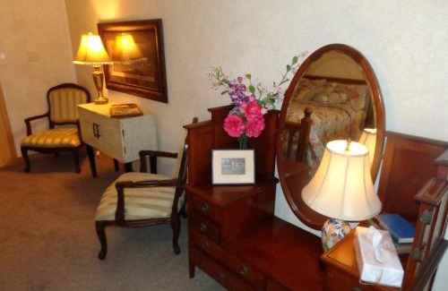 Mount Ida House | C23, Two bedroom, two bath log-sided, luxury Harbor North cottage with hot tub cottage