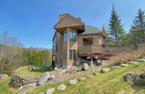 Bretton Woods House | C3 Crawford Ridge Townhome with views - walk to ski lodge/slopes, dog friendly!