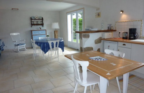 Tregunc House | C4050 - PLEASANT VACATION HOME WITH GARDEN LOCATED 50 M FROM THE BEACH