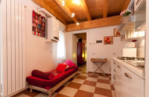 Castello Apartment | Cà Annalaura 2 with private courtCIR 02742-LOC-06865