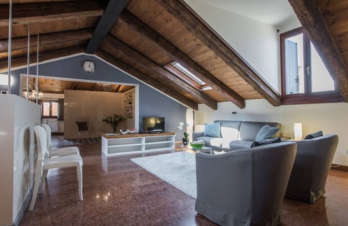 Santa Croce Apartment | Ca' Del Monastero 9 Collection