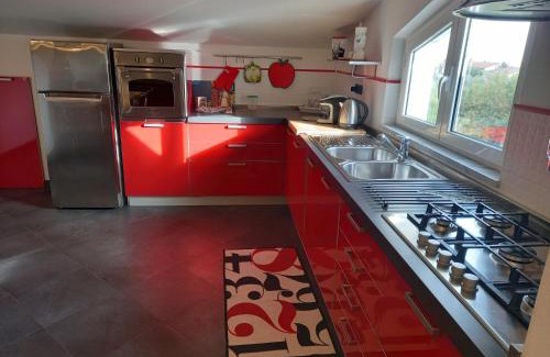 Castelnuovo Magra Apartment | CA' FRA e OLY Cinque Terre, Lerici, wifi, aria condizionata
