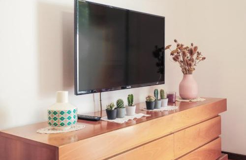 Navile Apartment | Ca'Molino Ampio appartamento con giardino privato vicino al centro storico fiera ospedale stazione centrale aeroporto Centergross