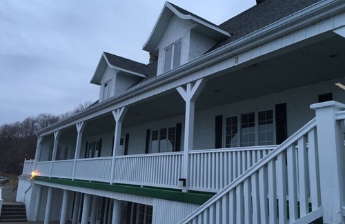 St-Francois-de-l'Ile-d'Orleans House | LA Maison Chaumonôt