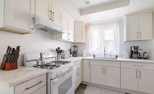 Azusa House | CA5 House Cozy 3BR in Azusa