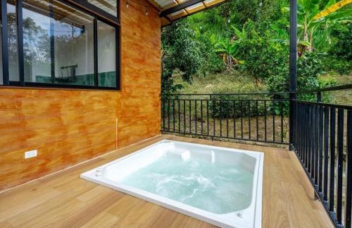 San Antonio del Tequendama Ski Chalet | Cabaña con jacuzzi cerca de Bogotá
