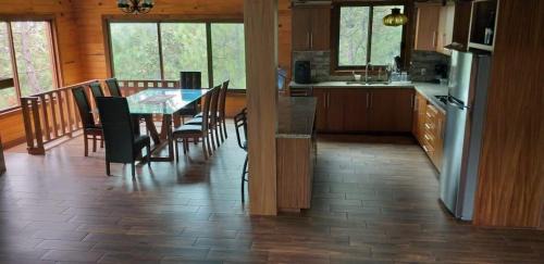Mazamitla Ski Chalet | Cabaña dentro del Bosque para 24 Personas