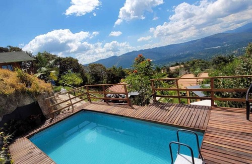 Piedecuesta House | Cabañas de la loma, maravillosa vista, cancha de tenis piscina, en Piedecuesta