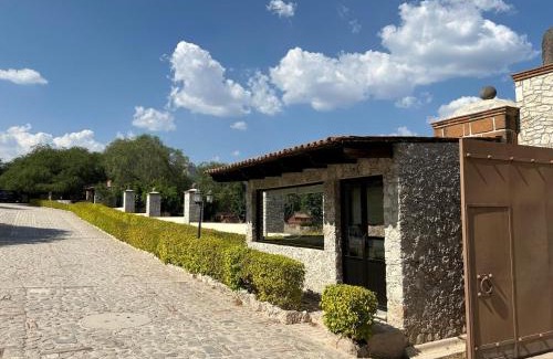 Bernal Hotel | Cabañas Rancho San Jorge