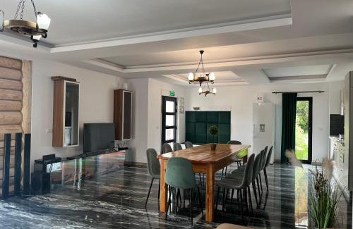 Borsa Villa | CABANA BELVEDERE