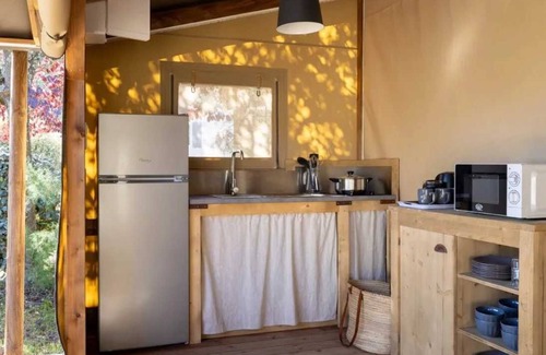 Saint-Jean-de-Monts Cabin | Cabane 4 étoiles - Piscine - cbgcb0c