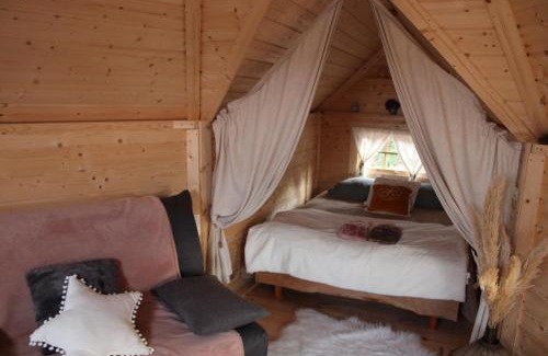 Vernoux-en-Gatine House | Cabane dans un jardin arboré