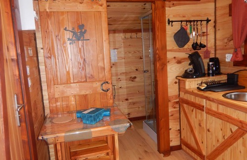 Amoncourt Cabin | Cabane Féerique D'amoncourt