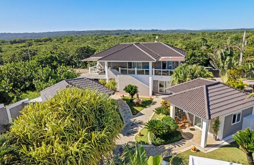 Cabarete Villa | Cabarete Paradise : Your Beachfront Oasis - Villa Azul 14-BDR