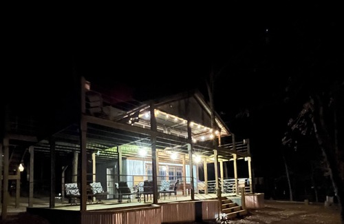 Vian Cabin | Cabin 1, AKA The Treehousen 1 bedroom and a loft. 2 bathrooms. nSleeps 5