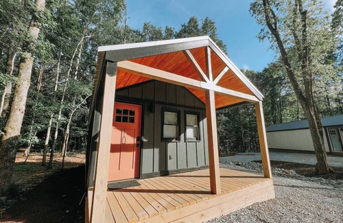 Hartwell RV Rental | Cabin #10: One bedroom with kitchenette and a large gravel parking pad beside the cabin for easy boat or trailer storage.
