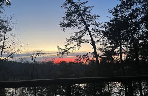 Mid America Cabin | Cabin #11 Sunset Overlook, Cozy Cabin on the Lake