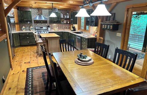 Eagle River Cabin | Cabin 12 by Eagle Waters Resort