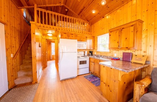 Isle Resort | Cabin 19 - 1 Bedroom with spacious loft