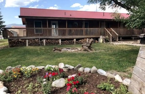 Irwin Cabin | Cabin #2 - Backyard Bunkhousen