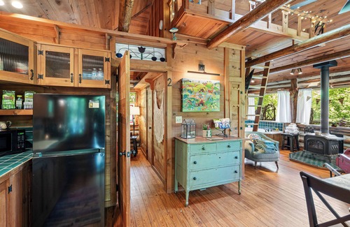 Eureka Springs Cabin | CABIN 2 LAKE LUCERNE - lake view w/corner tub, wood stove, 3 mi. to dwtn Eureka