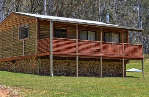 Adaminaby House | Cabin 3 - Snowy Accommodation