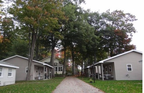 Houghton Lake Cabin | Cabin 4 - Cozy 3-bedroom lakefront