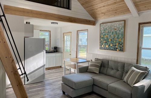 Higgins Lake House | CABIN #4 WITH LAKE VIEW AT HIGGINS LAKE - TRUE NORTH CABIN RENTALS