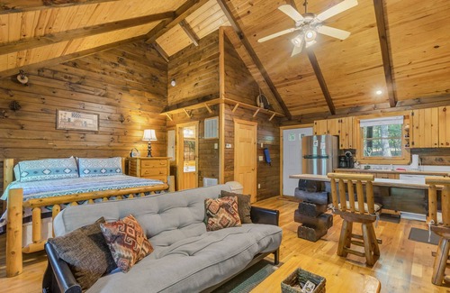 Stanardsville Cabin | Cabin #9 - Mattie Moo | 0 Bed, 1 Bath