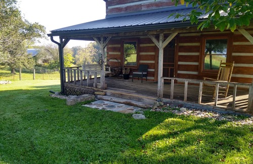 Cookeville Cabin | Cabin at Fairview Private setting far off the road near Cummins Falls