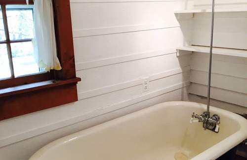 Stanardsville Cabin | Cabin at Mulberry Spring Farm