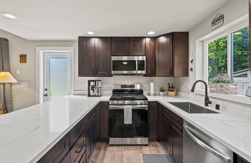 Ashford Cabin | Cabin at Rainier: New-AC-WiFi-Lg. Yard