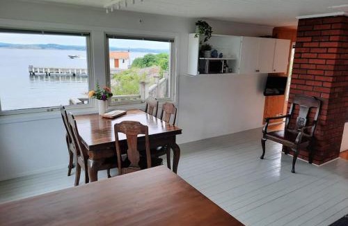 Hoviksnas House | Cabin at the sea close to public beach with a jumpingtower