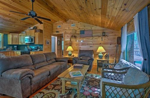 Cherokee House | Cabin by Bold Creek Unplug, Unwind and Listen!
