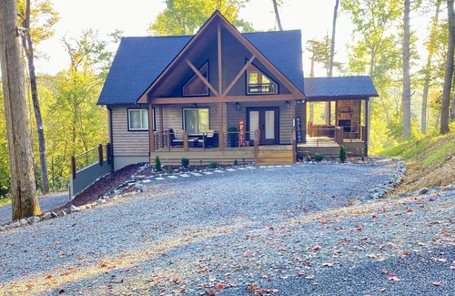 Ellijay Cabin | Cabin Ellijay - Great for groups, cozy, private, fully equipped, pet friendly